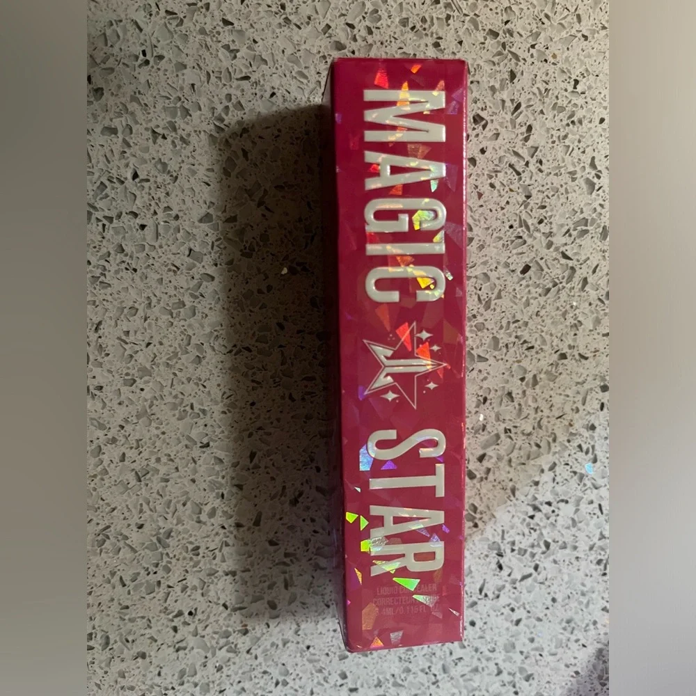 Jeffree Star magic star concealer‎ C22